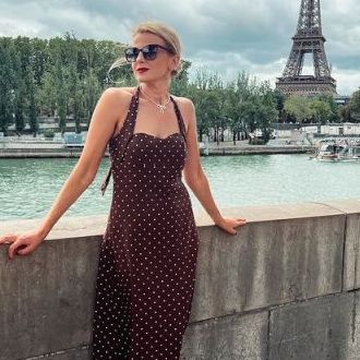 Matrimoniale cu o femeie nebuna din Romania