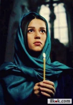 ⁣A young woman in church. #orthodoxy  Bealive God. Trust God! :heart1: