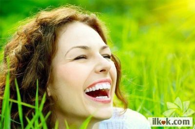 *⁣Laughter reduces stress hormones and strengthens the immune system. While a 6-year-old child laughs an average of 300 times a day, adults laugh only 15-100 times.
-*⁣Gülmek, stres hormonunu azaltır ve bağışıklık sistemini güçlendirir. 6 yaşındaki bir çocuk günde ortalama 300 kez gülerken, yetişkinler yalnızca 15-100 kez gülerler.