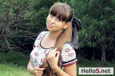 my name is Maria Ruaxy from Moldova. I know Russian, Romanian and English. I am a student in Chişinau city.