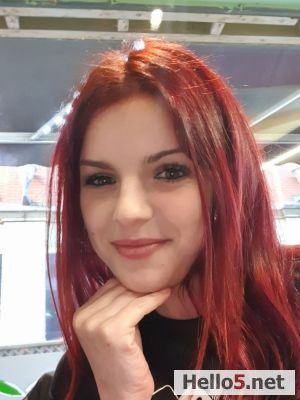 Nu ma pot descrie eu. Atat pot spune: sunt eu, si atat